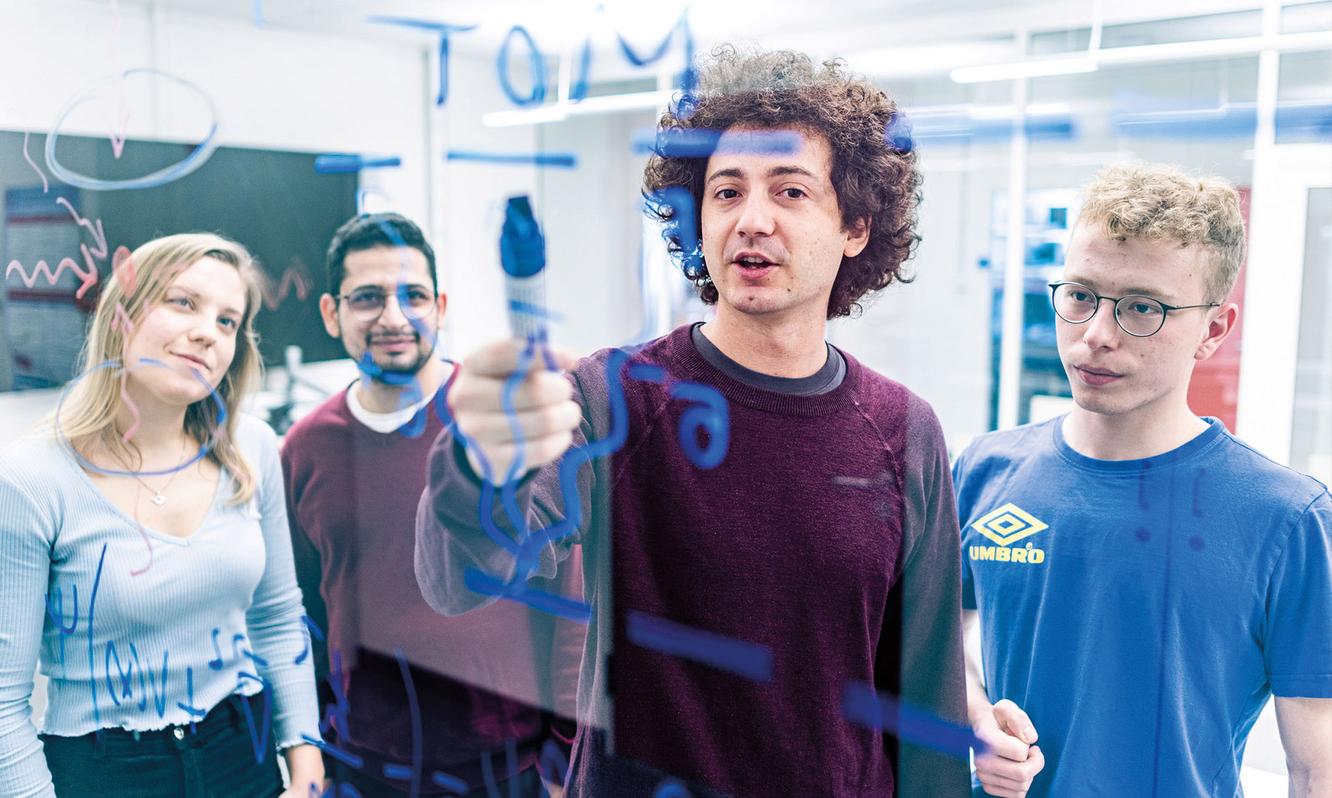 [Translate to Englisch:] Physik Schulpatenschaften